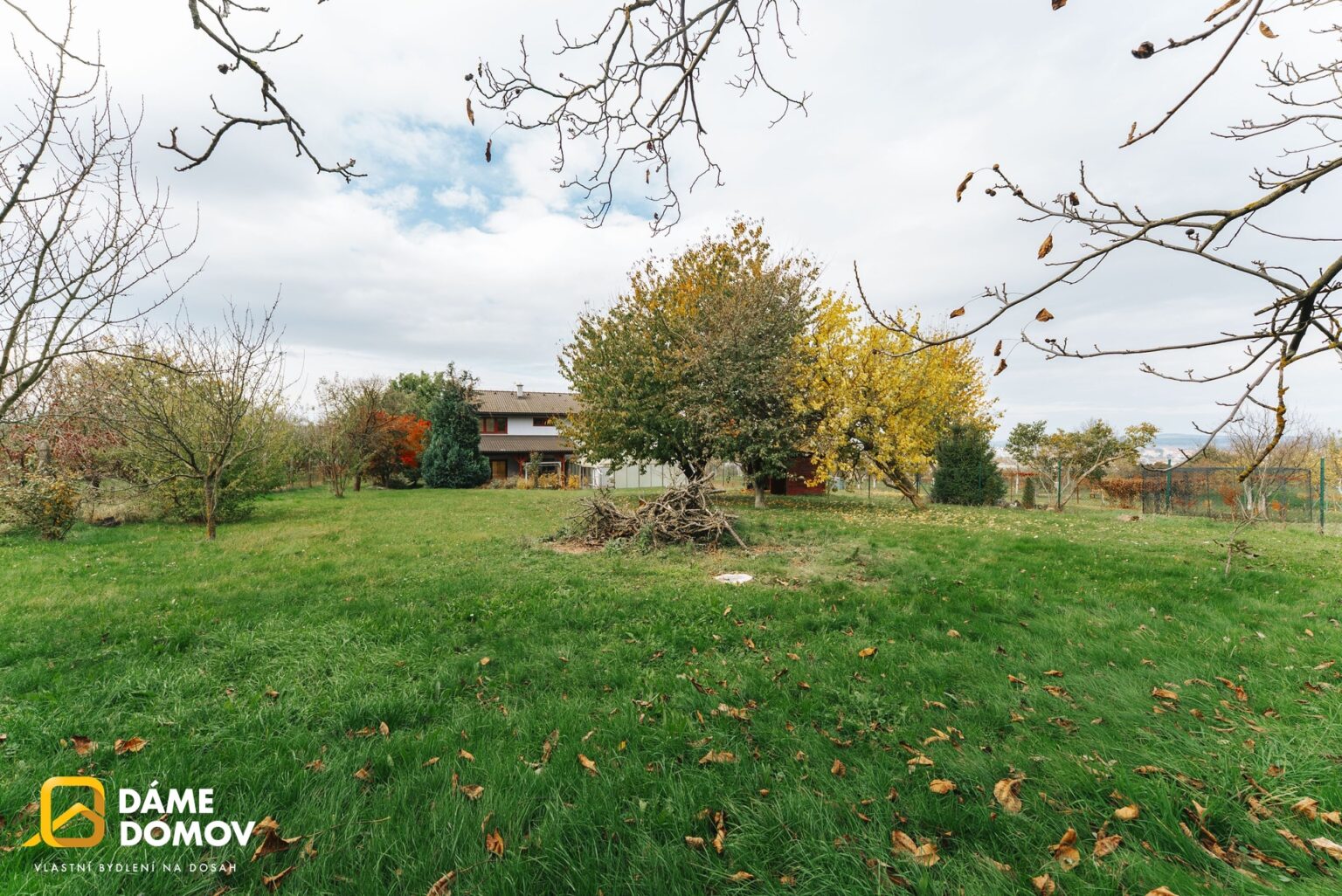 1920x1920wm2410241258-0c90f-prodej-rodinneho-domu-350-m2-s-bazenem-biotopem-a-velkou-zahradou-pohorelice-054-a7b47034a4-624655346