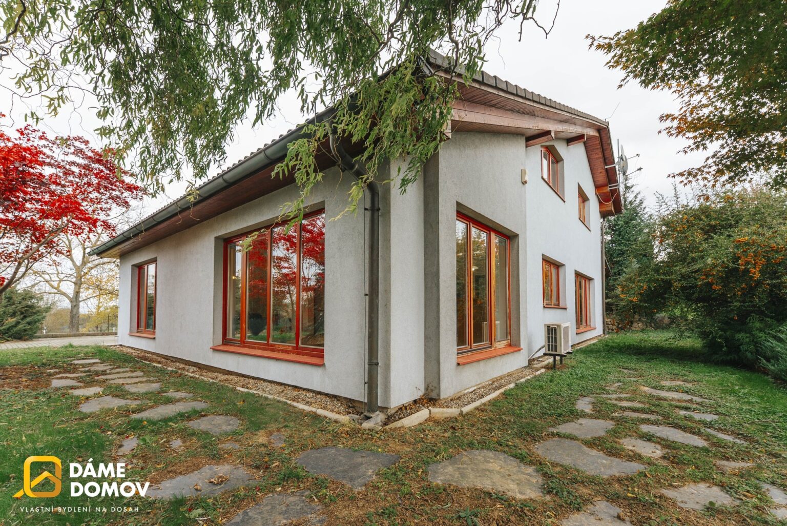 1920x1920wm2410241258-0feb1-prodej-rodinneho-domu-350-m2-s-bazenem-biotopem-a-velkou-zahradou-pohorelice-064-01167034a4-3373836551