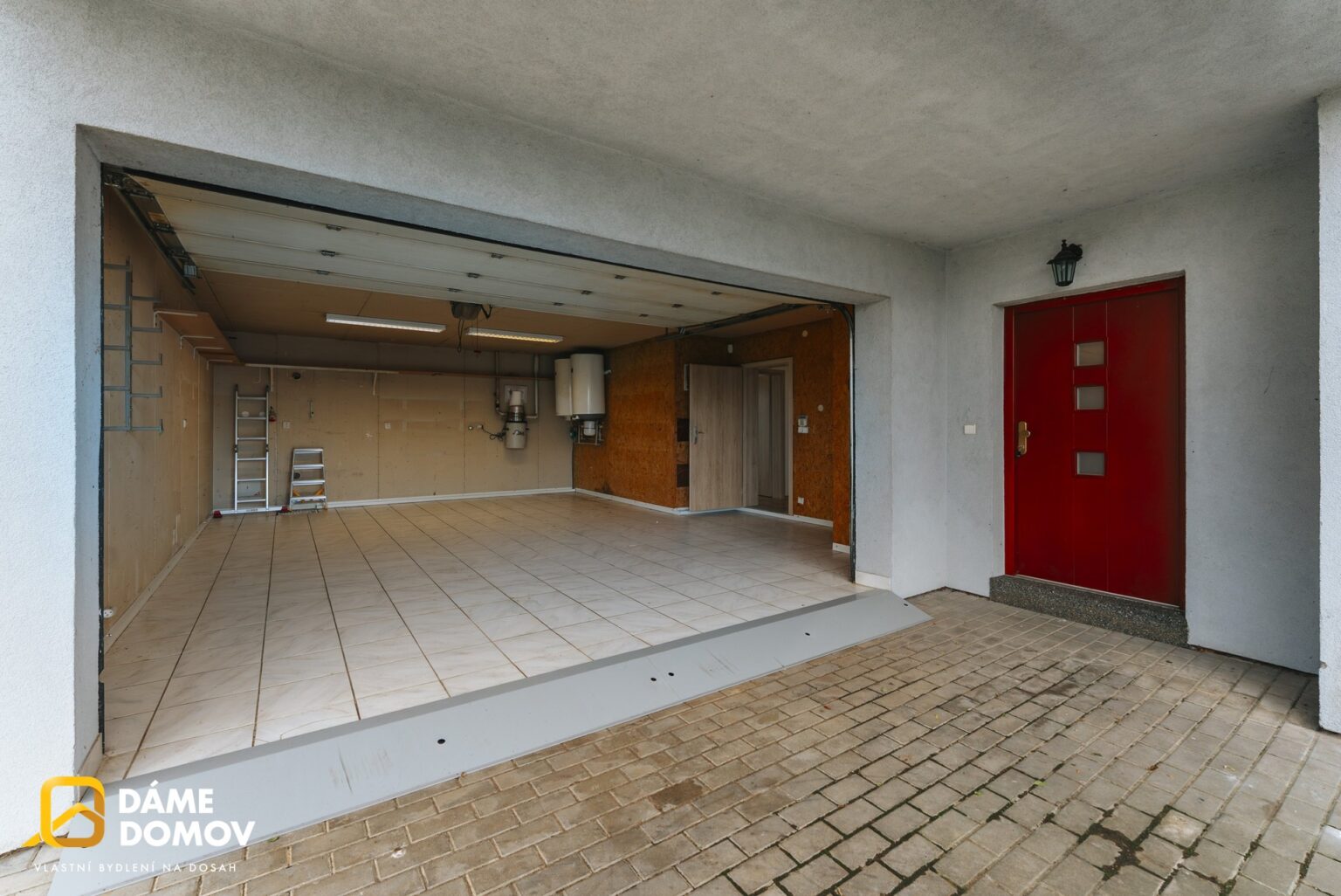 1920x1920wm2410241258-20482-prodej-rodinneho-domu-350-m2-s-bazenem-biotopem-a-velkou-zahradou-pohorelice-072-62f77034a4-82187545