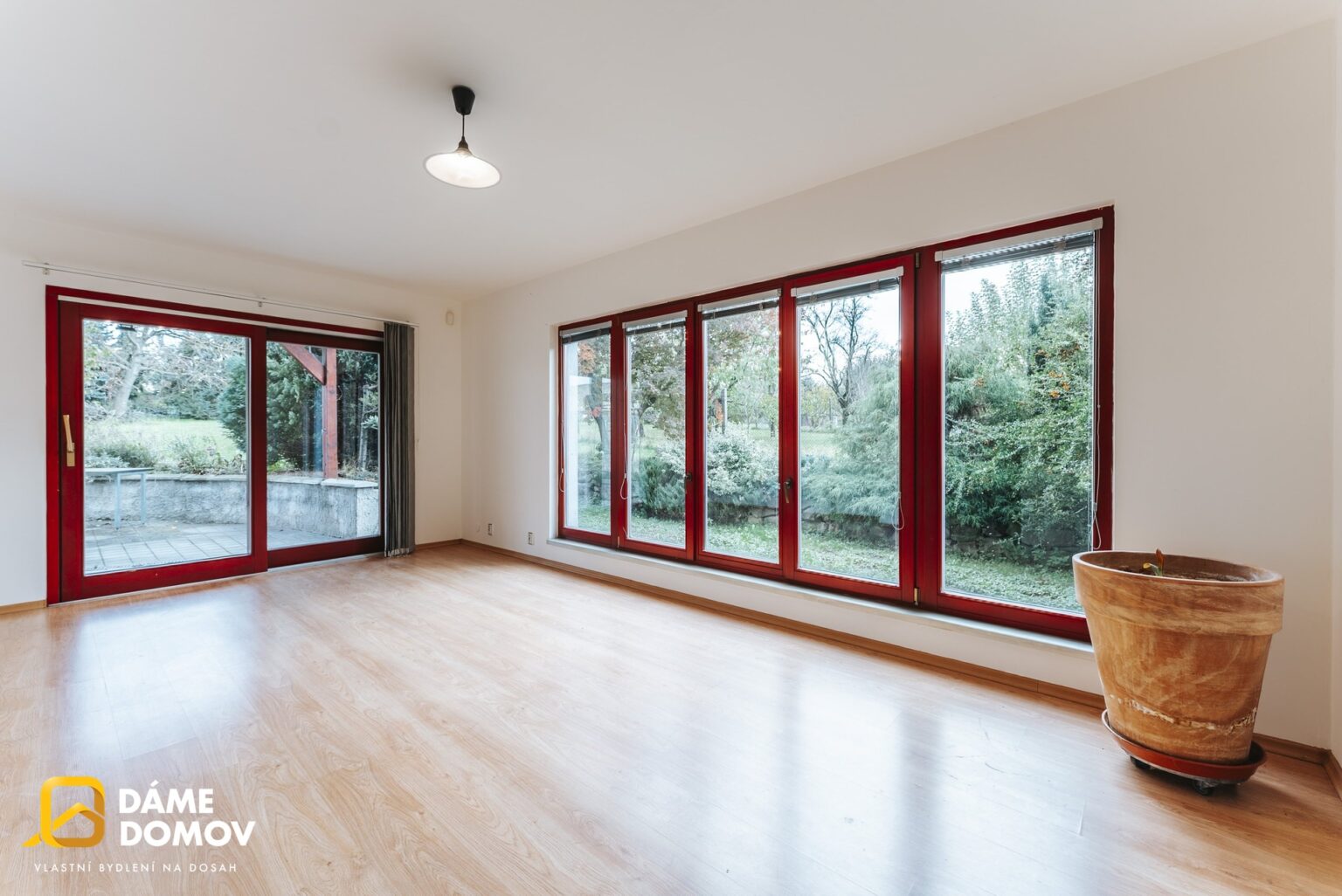 1920x1920wm2410241258-4acdf-prodej-rodinneho-domu-350-m2-s-bazenem-biotopem-a-velkou-zahradou-pohorelice-019-a8437034a4-1418424370