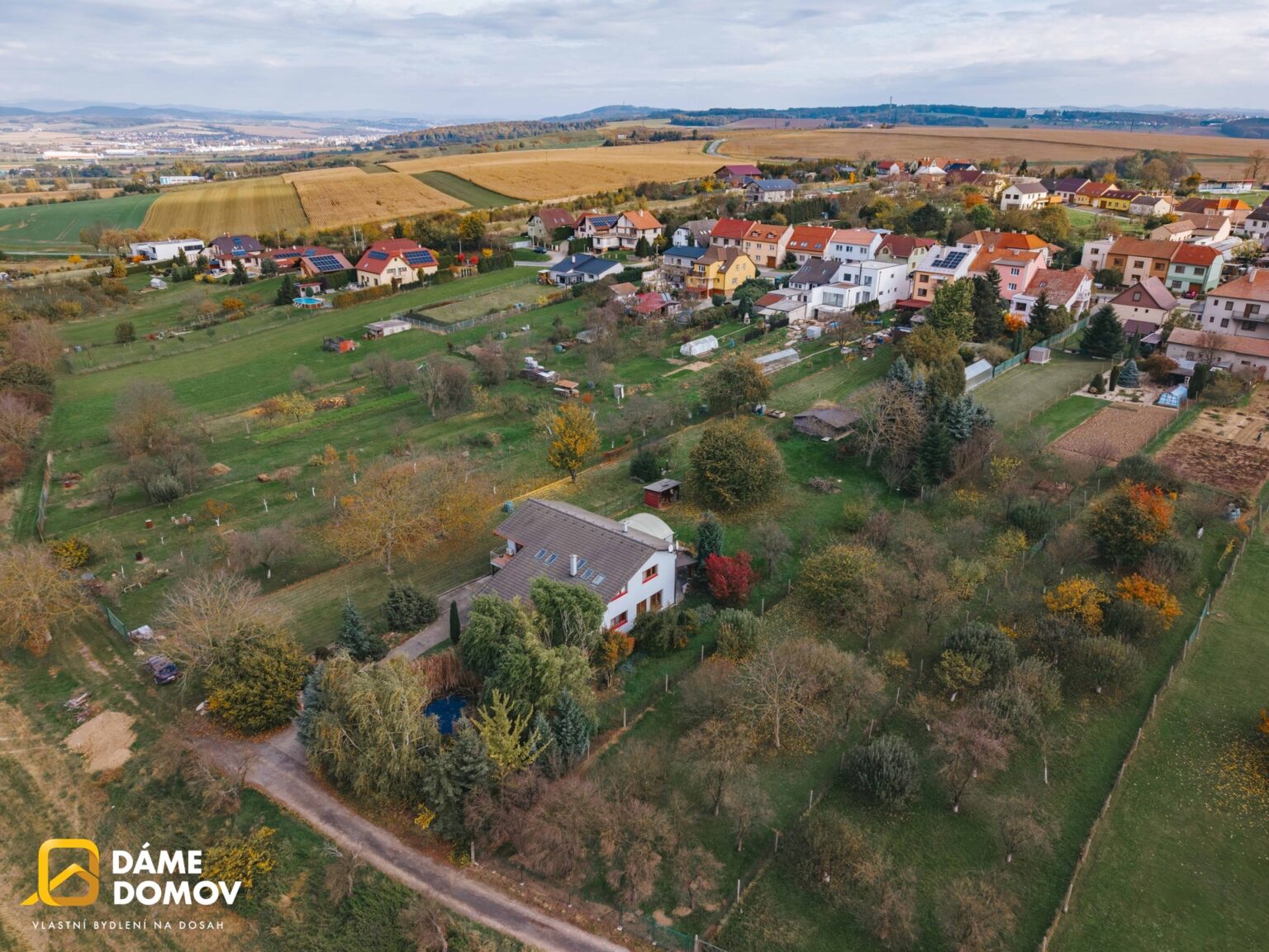 1920x1920wm2410241258-6abf3-prodej-rodinneho-domu-350-m2-s-bazenem-biotopem-a-velkou-zahradou-pohorelice-03-61c77034a4-344043678