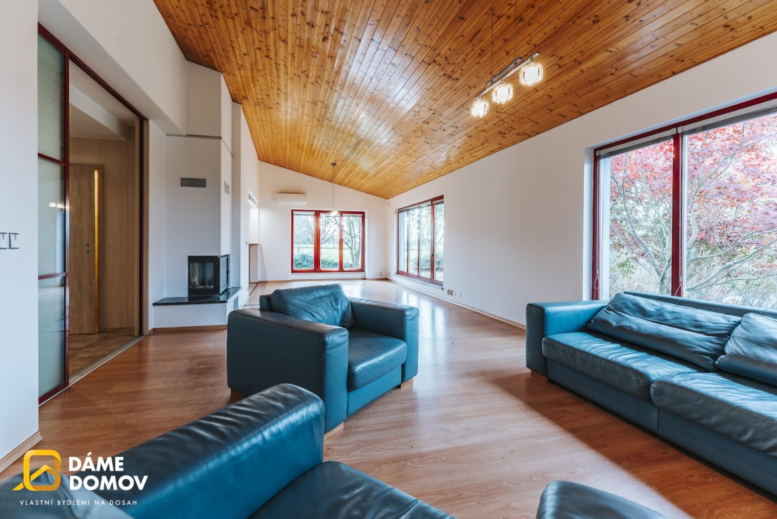 1920x1920wm2410241258-b4c25-prodej-rodinneho-domu-350-m2-s-bazenem-biotopem-a-velkou-zahradou-pohorelice-075-65247034a4-237601820