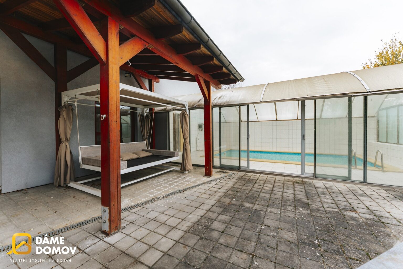 1920x1920wm2410241258-ecfba-prodej-rodinneho-domu-350-m2-s-bazenem-biotopem-a-velkou-zahradou-pohorelice-062-54277034a4-2722817849